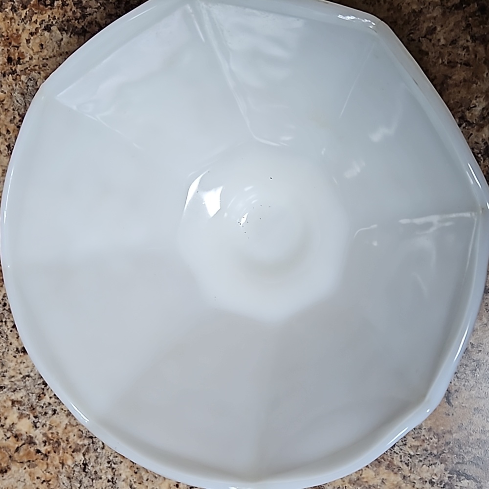 Vintage Anchor Hocking milk glass fruit bowl - Picture 2 of 3